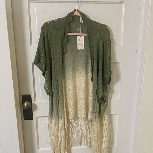 Elegant Green and Cream Women's Cardigan - Picture 6 of 8